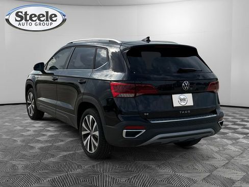 New 2024 Volkswagen Taos SE image 3