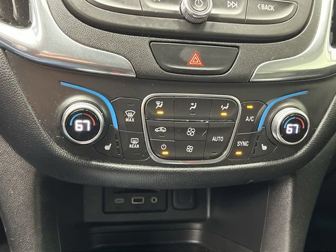 Used 2020 Chevrolet Equinox LT FWD image 20