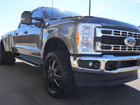 Used 2023 Ford F350 XLT w/ FX4 Off-Road Package image 5