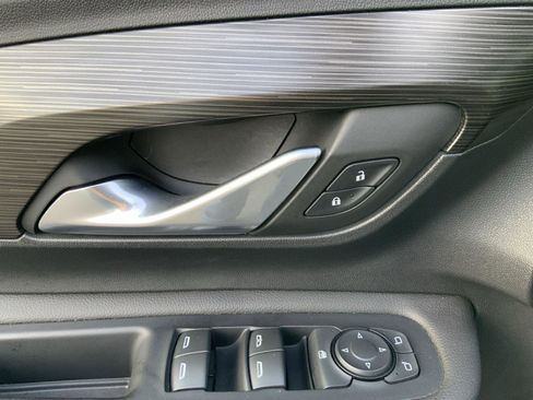 Used 2022 GMC Terrain SLE w/ Elevation Edition image 20