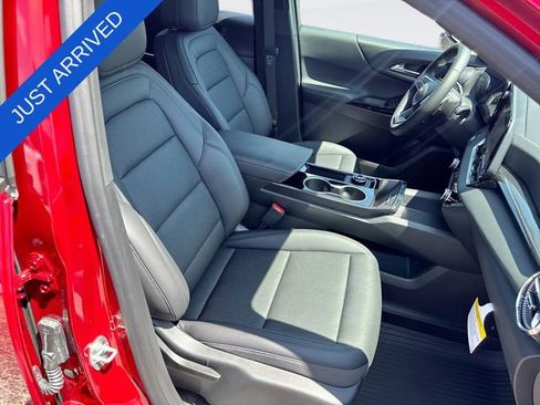 New 2026 Chevrolet Equinox LT w/ Convenience Package II FWD image 25