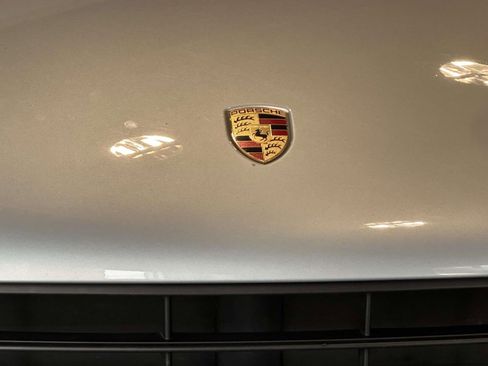 Used 2020 Porsche Macan image 9