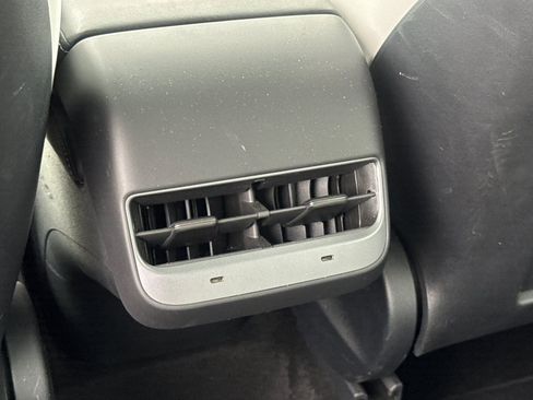 Used 2022 Tesla Model Y Performance AWD/4WD image 38