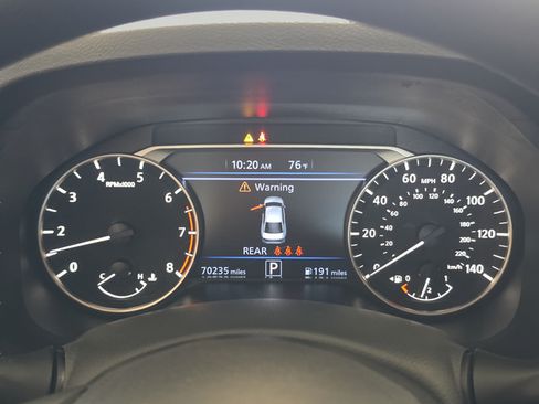 Used 2024 Nissan Altima 2.5 SV FWD image 17