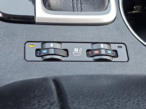 Used 2019 Toyota Highlander Limited Platinum AWD/4WD image 15