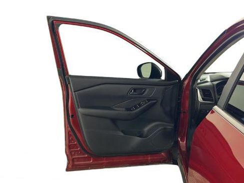 Certified 2025 Nissan Rogue S image 25