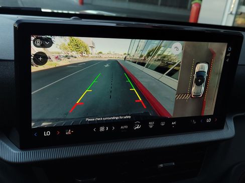 Used 2025 Ford Explorer ST-Line image 18