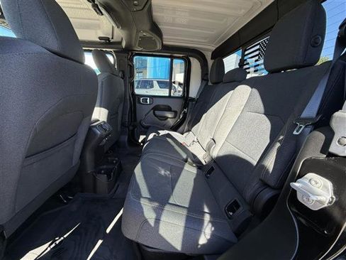 Used 2024 Jeep Gladiator Sport image 24
