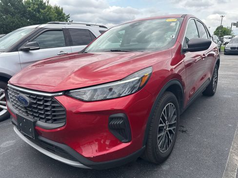 Used 2023 Ford Escape Active w/ Tech Pack #1 AWD/4WD image 1
