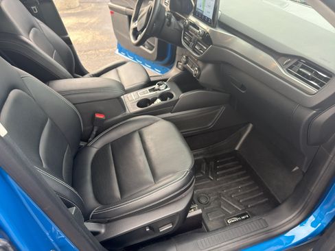 Used 2021 Ford Escape Titanium AWD/4WD image 11