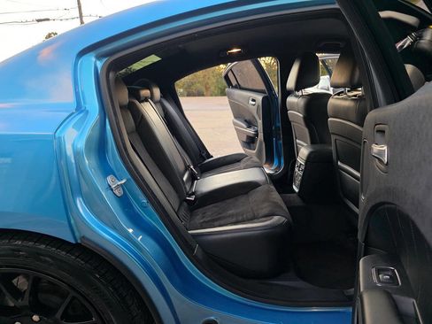 Used 2016 Dodge Charger R/T Scat Pack w/ Technology Group image 25