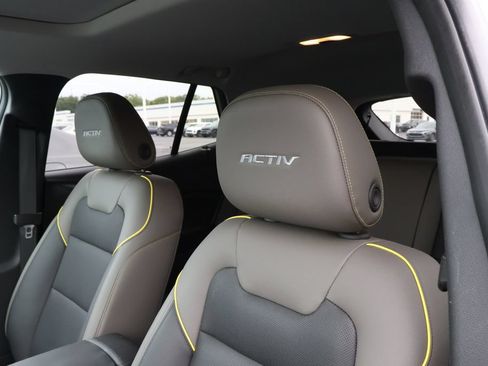 Used 2025 Chevrolet Trax ACTIV w/ Sunroof Package FWD image 10