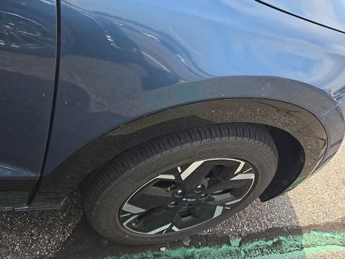 Used 2024 Kia Niro Wind FWD image 11