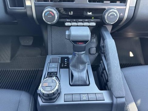 Certified 2025 Toyota Tacoma TRD Off-Road image 29