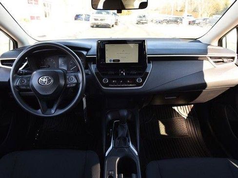 Used 2025 Toyota Corolla LE image 8