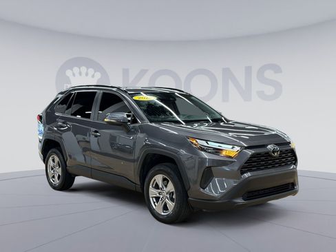 Used 2023 Toyota RAV4 XLE w/ Convenience Package FWD image 2