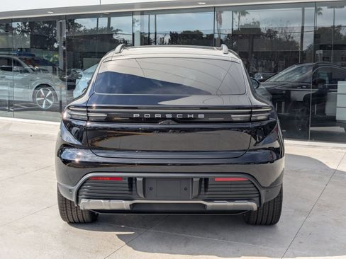 New 2025 Porsche Macan 4S Electric image 9