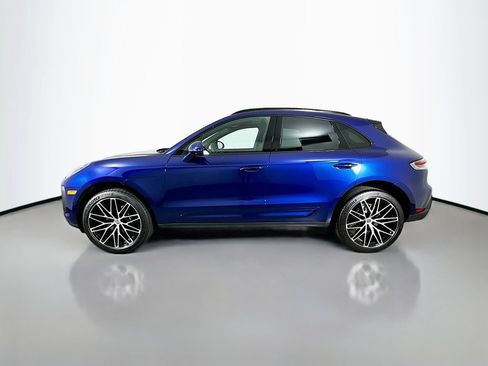 Certified 2025 Porsche Macan AWD/4WD image 2