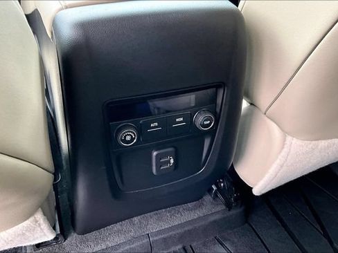 Used 2020 Buick Enclave Essence w/ LPO, Luxury Package FWD image 35