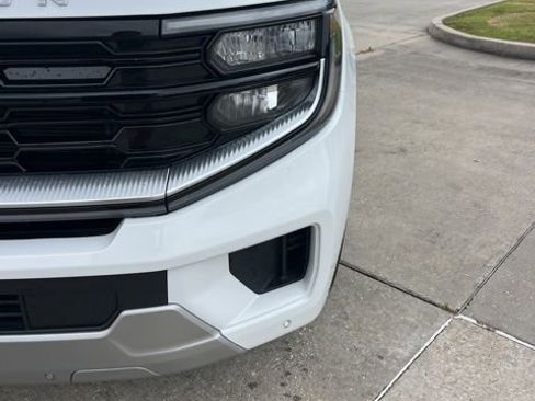 Used 2025 Ford Expedition Platinum AWD/4WD image 16