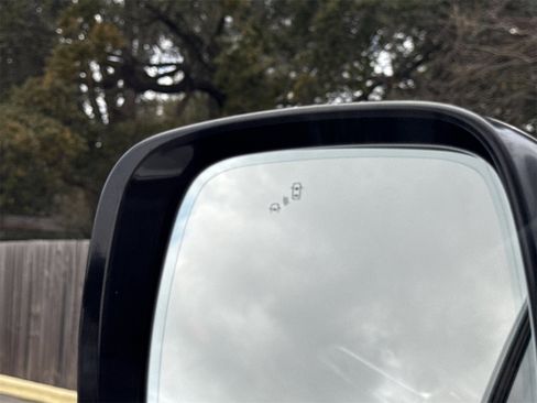 Used 2023 Nissan Armada Platinum w/ Captain's Chairs Package image 20