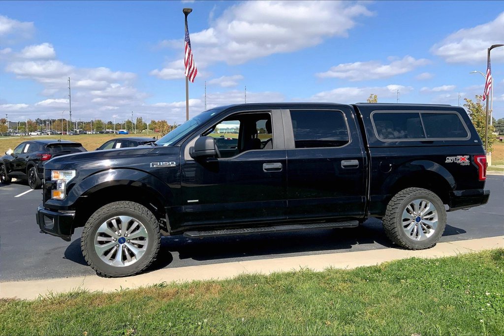 Used 2017 Ford F150 XL w/ Equipment Group 101A Mid AWD/4WD image 12
