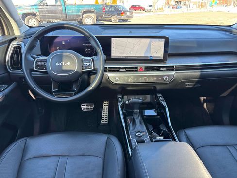 Used 2025 Kia Sorento SX image 10