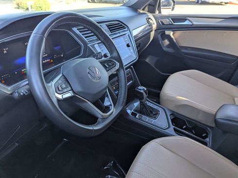Used 2023 Volkswagen Tiguan SE image 18