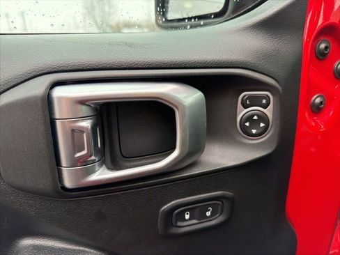 Used 2019 Jeep Wrangler Unlimited Sport S image 17