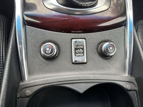 Used 2013 INFINITI G37 Convertible w/ Premium Pkg RWD image 9