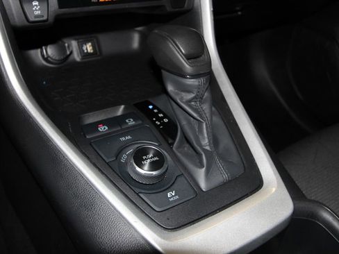 Used 2024 Toyota RAV4 XLE image 17