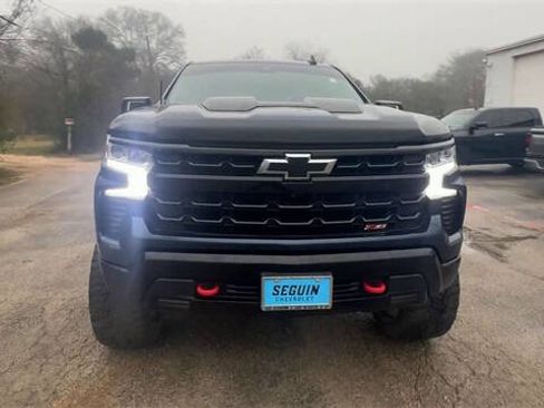 Used 2022 Chevrolet Silverado 1500 LT Trail Boss w/ LT Trail Boss Premium Package image 3