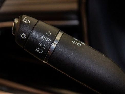 Used 2022 Cadillac XT6 Premium Luxury image 29