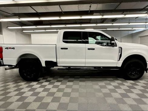 Used 2023 Ford F250 XLT AWD/4WD image 14