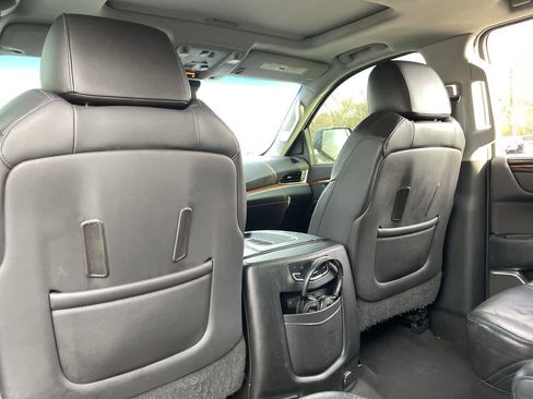 Used 2018 Cadillac Escalade ESV Luxury image 21