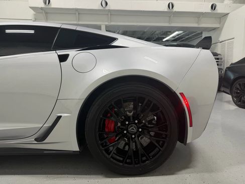Used 2016 Chevrolet Corvette Z06 w/ 3LZ Preferred Equipment Group image 11