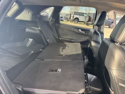 Used 2020 Ford Escape Titanium image 36