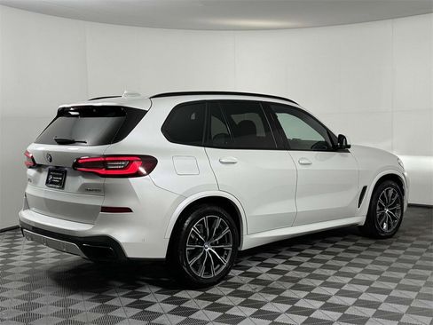Used 2022 BMW X5 xDrive40i w/ M Sport Package image 10