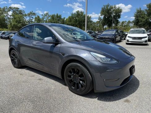 Used 2021 Tesla Model Y Long Range AWD/4WD image 3