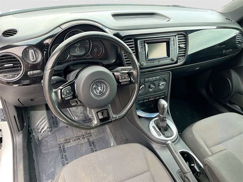 Used 2017 Volkswagen Beetle 1.8T S image 9