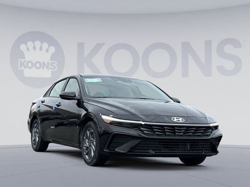 New 2026 Hyundai Elantra Blue image 10