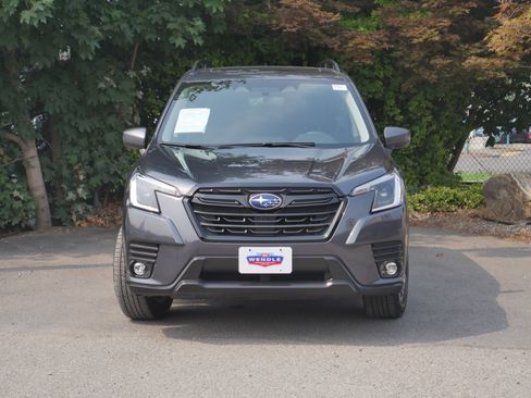 Used 2024 Subaru Forester Premium AWD/4WD image 34