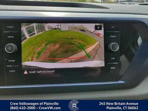 Certified 2022 Volkswagen Taos SE w/ Driver Assistance Package FWD image 8