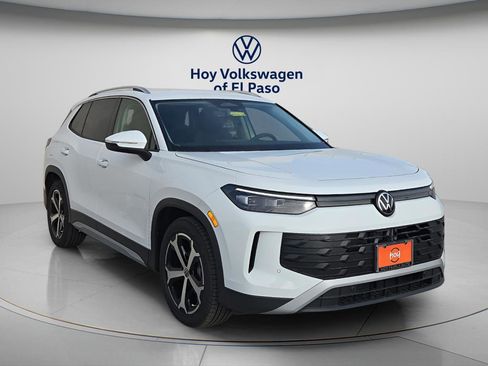 New 2026 Volkswagen Tiguan SE image 1