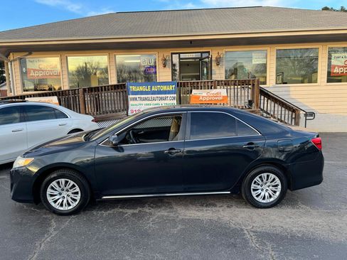 Used 2014 Toyota Camry LE FWD image 5