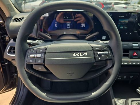 New 2026 Kia K4 FWD image 28
