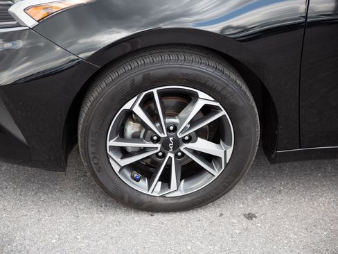 Used 2024 Kia Forte LXS FWD image 9