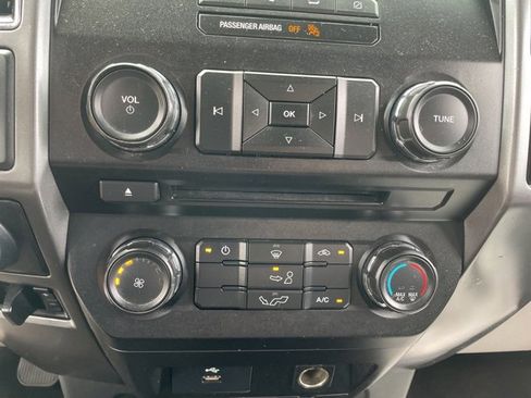 Used 2018 Ford F150 XLT w/ Trailer Tow Package image 17