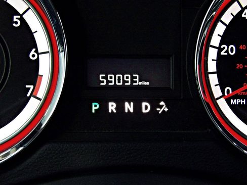 Used 2016 Dodge Grand Caravan SE FWD image 13