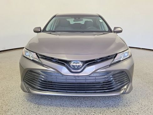 Used 2020 Toyota Camry LE FWD image 3
